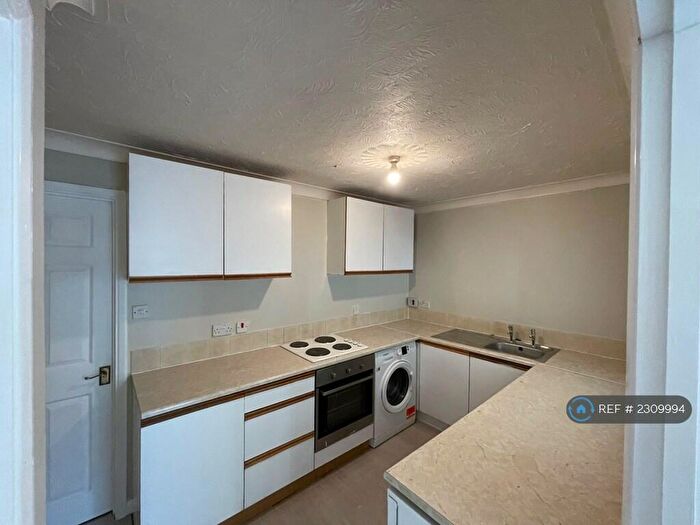1 Bedroom Flat To Rent In Stour Road, Harwich, CO12