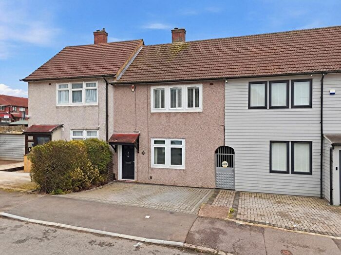 2 Bedroom Terraced House For Sale In Holt Way, Chigwell, IG7