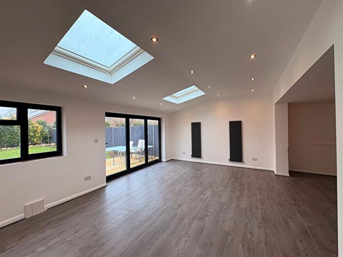 3 Bedroom End Terrace House To Rent In Manor Farm Road, Enfield, EN1