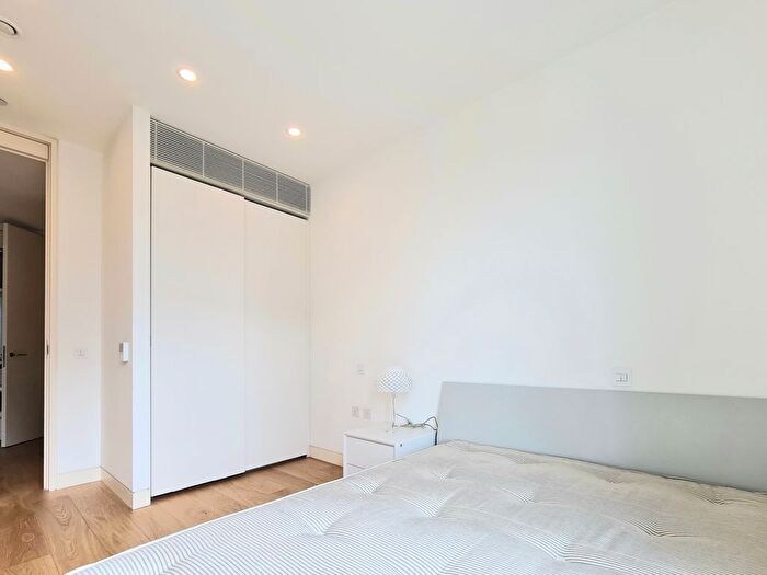 2 Bedroom Flat To Rent In Sumner Street, London, SE1