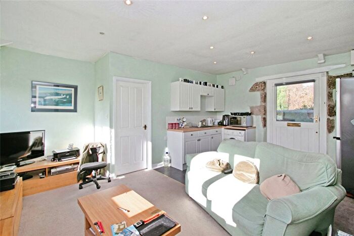 1 Bedroom Flat For Sale In Crowlas, Penzance, Cornwall, TR20