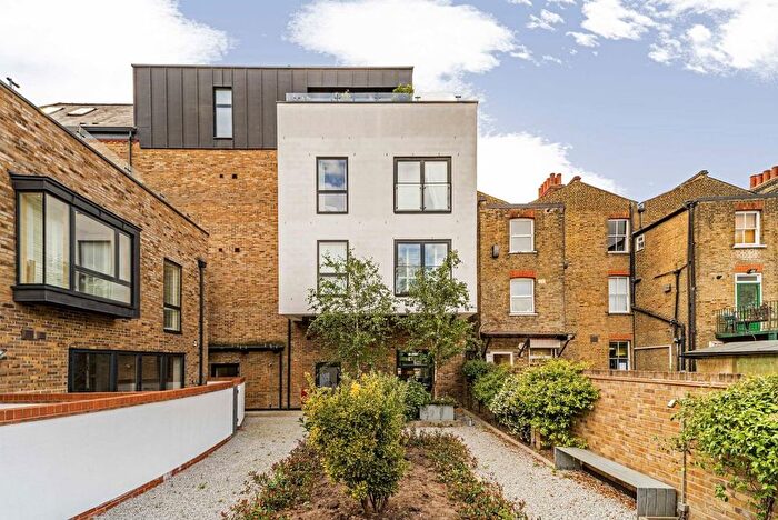 2 Bedroom Flat To Rent In Upham Park Road, Chiswick, W4