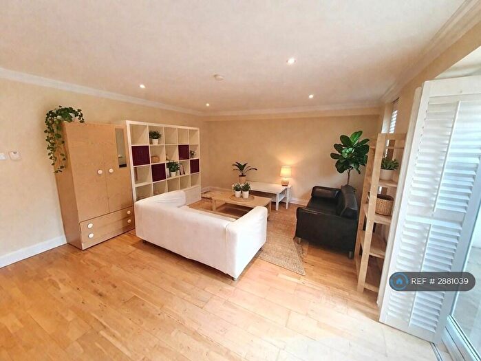 2 Bedroom Flat To Rent In Fontenoy Rd, London, SW12
