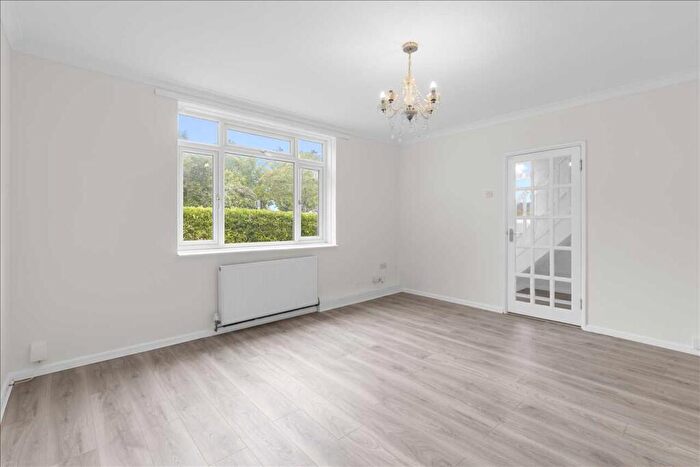 3 Bedroom Semi-Detached House To Rent In Bowen Drive, Dulwich, SE21