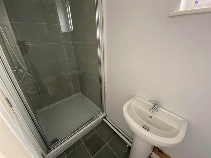 2 Bedroom Property To Rent In Bellegrove Road, Welling, Kent, DA16