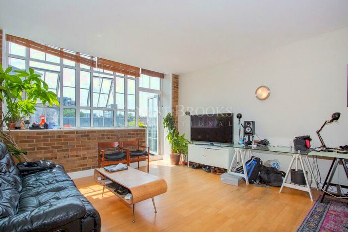 2 Bedroom Apartment To Rent In South City Court, Peckham Grove, Peckham, SE15