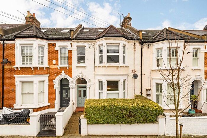 2 Bedroom Flat For Sale In Carminia Road, Balham, SW17