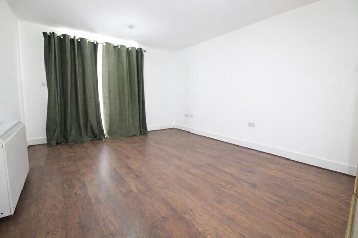 1 Bedroom Flat To Rent In Sturlas Way, Waltham Cross, EN8
