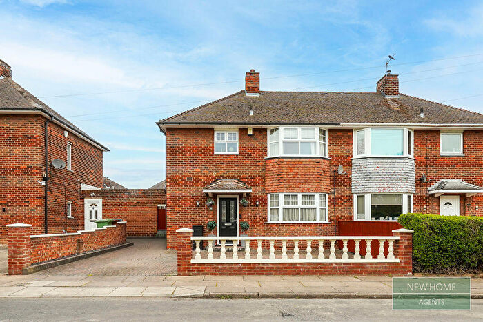 3 Bedroom Semi Detached House For Sale In Beverley Crescent, Grimsby, DN32