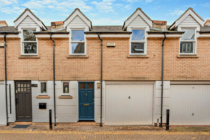 3 Bedroom Terraced House To Rent In Cambridge Place, Cambridge, Cambridgeshire, CB2