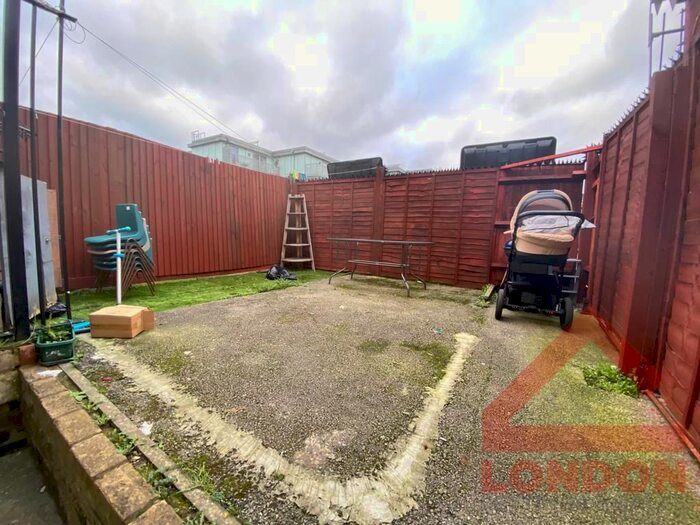 1 Bedroom Flat To Rent In Sumner Road, Croydon CR0