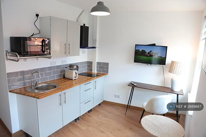 Studio To Rent In Grafton Road, London, NW5