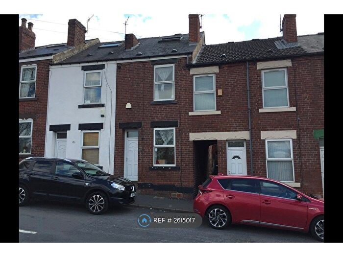 3 Bedroom Terraced House To Rent In Manor Oaks Road, South Yorkshire, S2