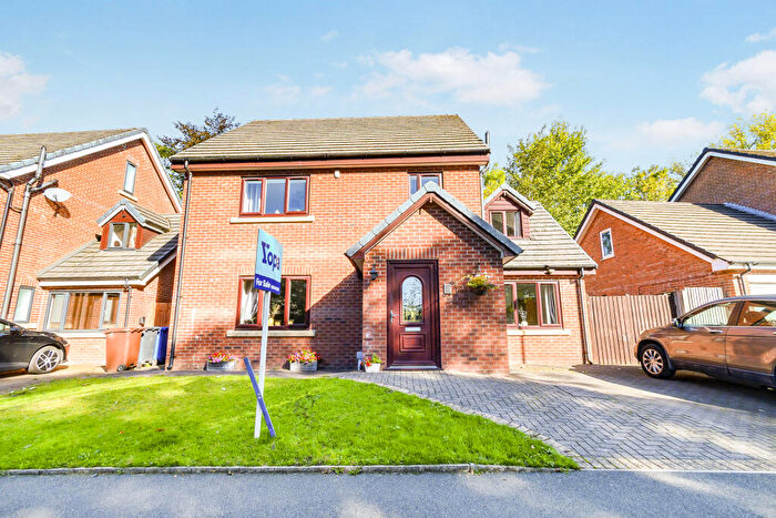 4 Bedroom Detached House For Sale In Brandlesholme Close, Bury, BL8