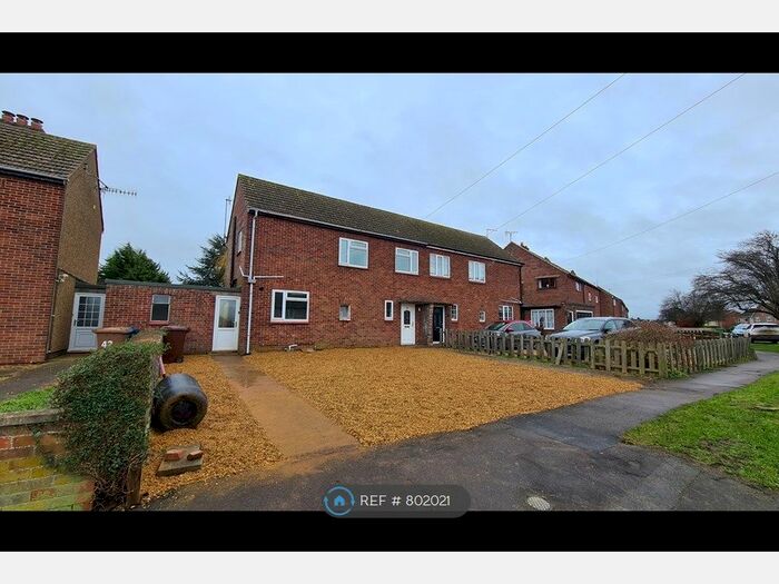 3 Bedroom Semi-Detached House To Rent In Fairway, Chatteris, PE16
