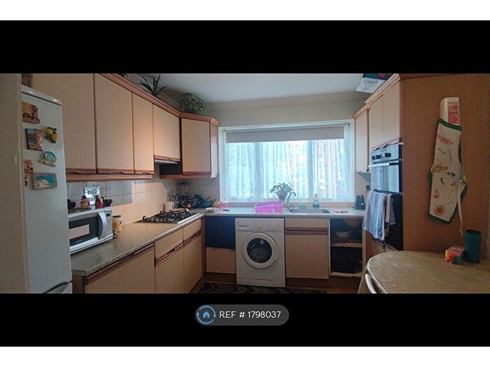 2 Bedroom Flat To Rent In The Shaftesburys, Barking, IG11