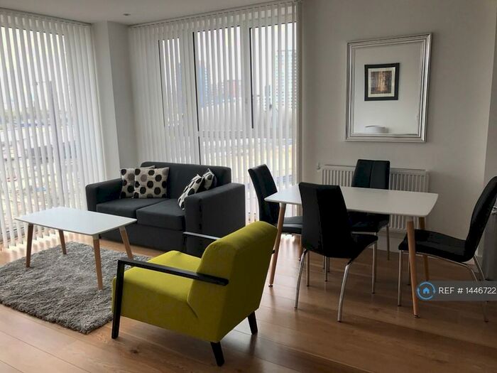 2 Bedroom Flat To Rent In Caxton Street North, Canning Town, London, E16