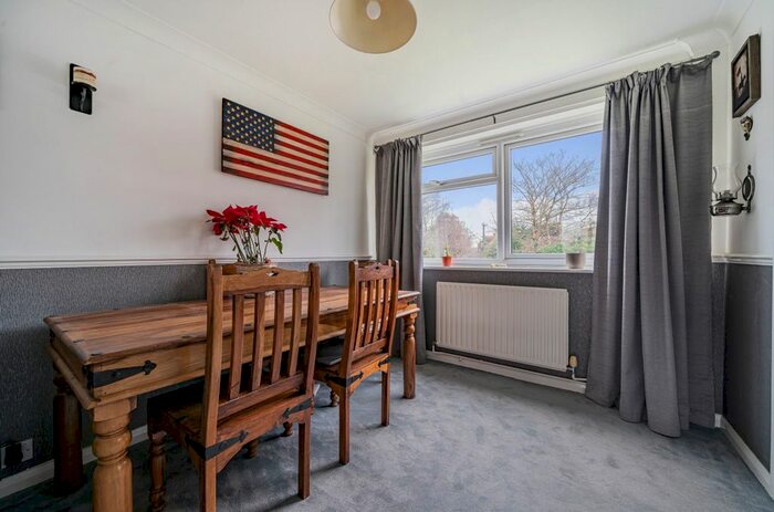 3 Bedroom Terraced House For Sale In York Close, Horsham, RH13