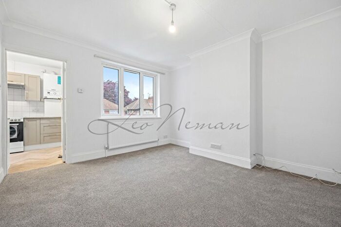 2 Bedroom Flat To Rent In Everton Drive, Stanmore, HA7