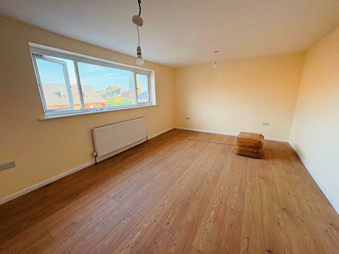 3 Bedroom Flat To Rent In North Lane, Aldershot, GU12