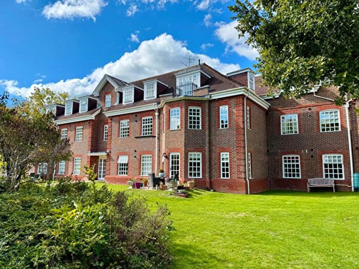 2 Bedroom Retirement Property For Sale In Ravens Court, Castle Village, Berkhamsted, Hertfordshire, HP4