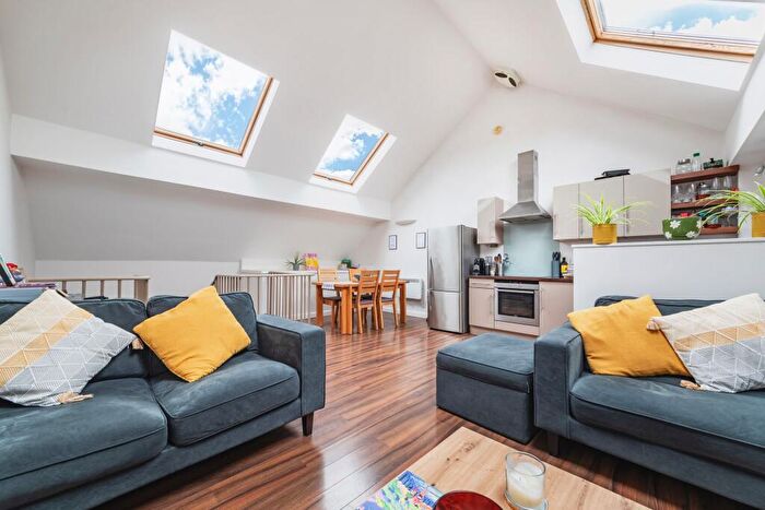 2 Bedroom Apartment For Sale In Garendon Road, Shepshed, LE12