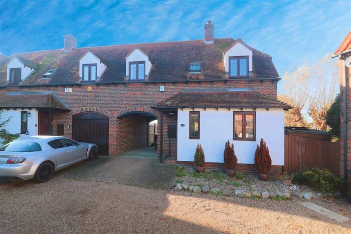 3 Bedroom Semi-Detached House For Sale In Church Mead, Roydon, Harlow, CM19