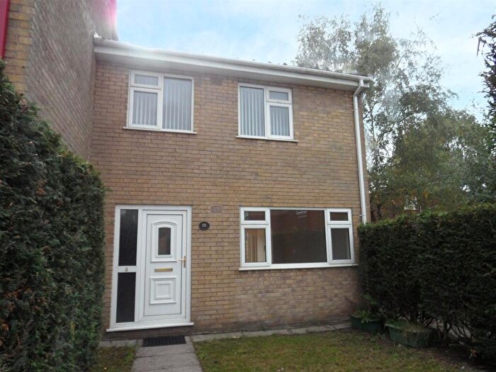 3 Bedroom Terraced House For Sale In Dunmow Court, Stockport, SK2