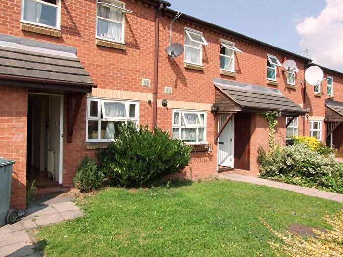 4 Bedroom Terraced House To Rent In Grayling Close, Canning Town, E16