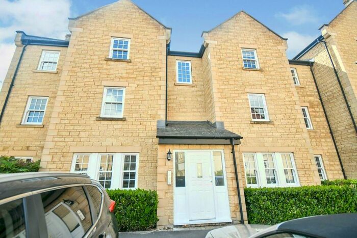 2 Bedroom Apartment To Rent In Flowers Yard, Chippenham, SN15