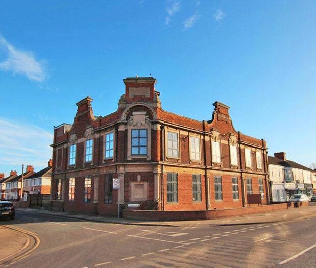 2 Bedroom Flat To Rent In Farringford House, Grimsby Road, Cleethorpes, DN35