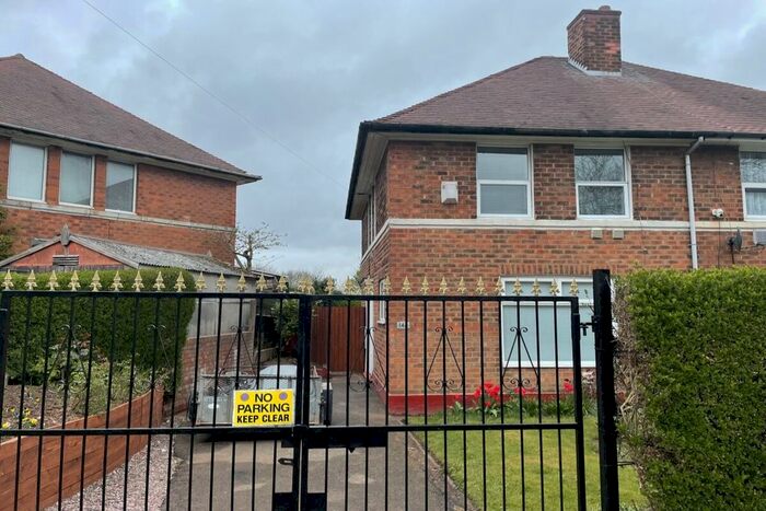 3 Bedroom Semi-Detached House To Rent In Bushbury Road, Stechford, Birmingham, B33