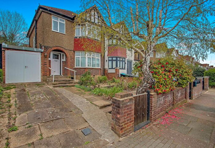 3 Bedroom Semi Detached House For Sale In Dunster Drive, London, NW9