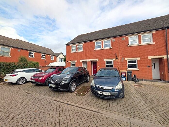 2 Bedroom Terraced House For Sale In Elsworth Close, Bedfont, Feltham, TW14