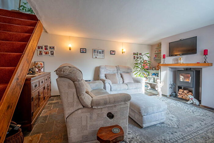 2 Bedroom Cottage For Sale In Mulberry Cottage, Croughton, NN13