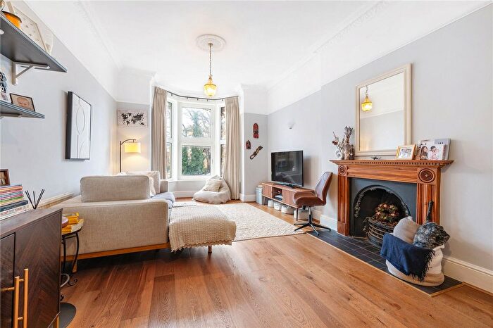 3 Bedroom Flat For Sale In Lordship Lane, East Dulwich, London, SE22