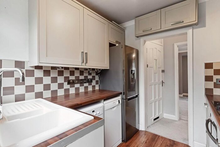 2 Bedroom Apartment To Rent In Alberta Avenue, Cheam, SM1