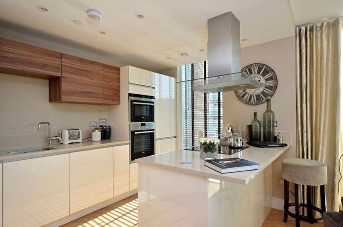 2 Bedroom Flat To Rent In Ontario Point, Canada Water, SE16