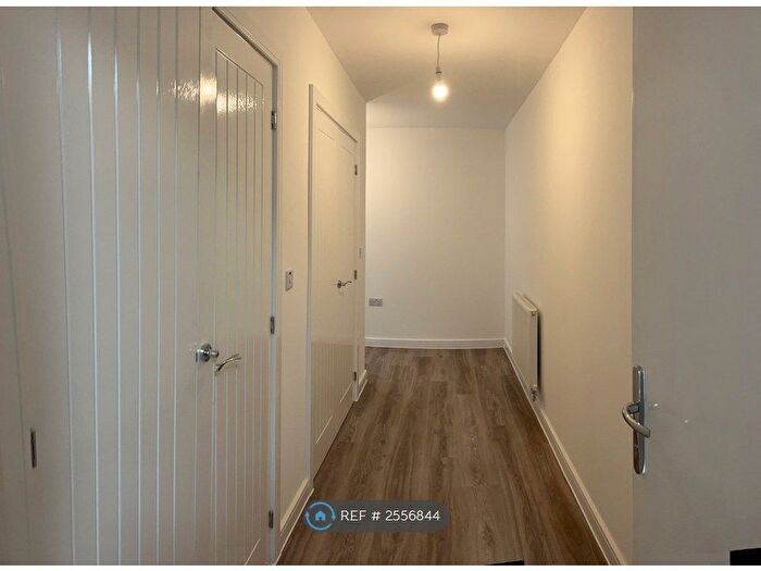 1 Bedroom Flat To Rent In Meudon Avenue, Farnborough, GU14