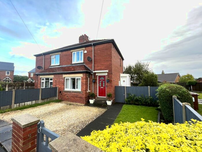 2 Bedroom Semi-Detached House For Sale In Kirkham Avenue, Kirkhamgate, Wakefield, WF2