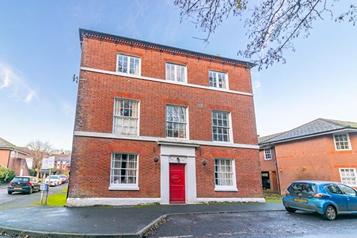 2 Bedroom Flat To Rent In Bell House Headley Close, Alresford, Hampshire, SO24