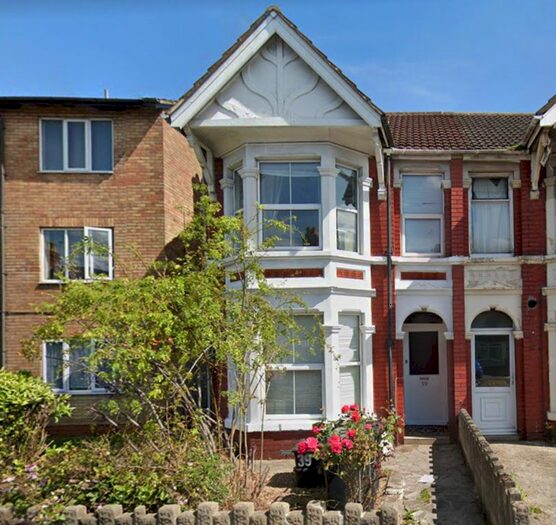 1 Bedroom Flat To Rent In County Road, Swindon, SN1