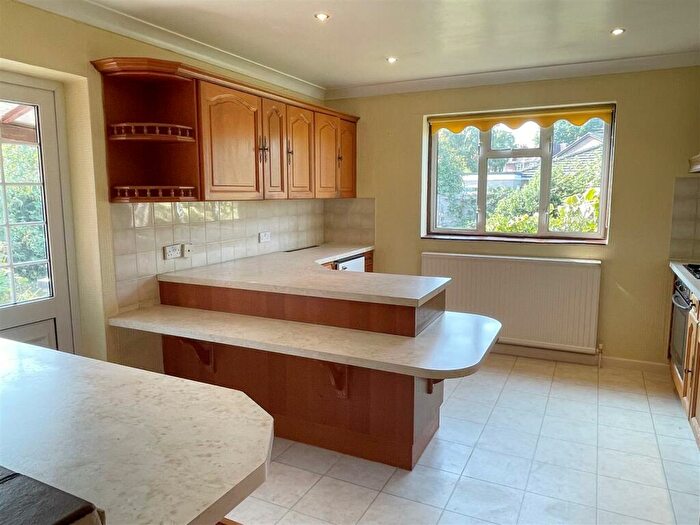 2 Bedroom Bungalow For Sale In Falkland Drive, Newbury, RG14