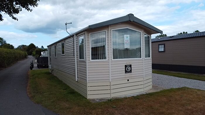 2 Bedroom Mobile/park Home For Sale In Easton Road, Bridlington, YO16