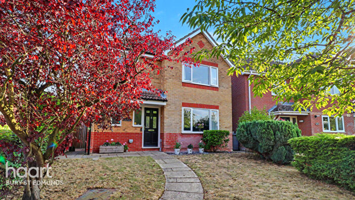 4 Bedroom Detached House For Sale In Gibbon Close, Bury St Edmunds, IP32