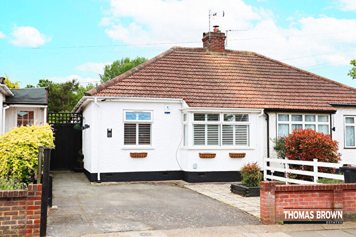2 Bedroom Semi-Detached Bungalow For Sale In Northfield Avenue, Orpington, BR5