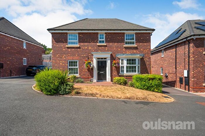 4 Bedroom Detached House For Sale In Oakdale Close, Redditch, Worcestershire, B98