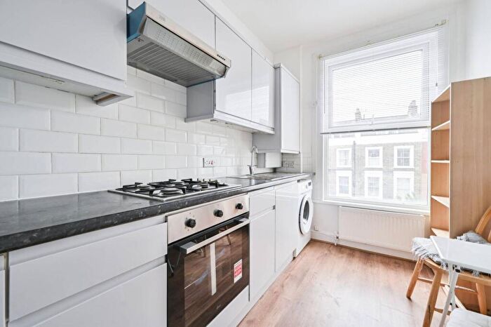 3 Bedroom House To Rent In Arthur Road, Islington, London, N7