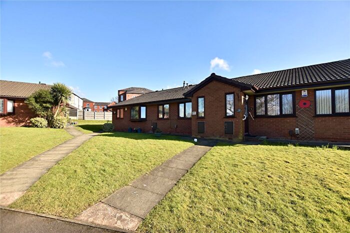 2 Bedroom Bungalow For Sale In Cumberland Drive, Royton, Oldham, Greater Manchester, OL2