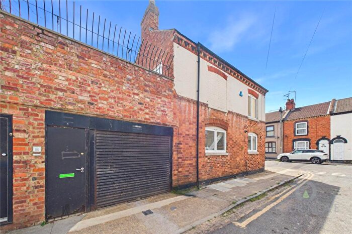 3 Bedroom End Of Terrace House For Sale In Hood Street, The Mounts, Northampton, NN1